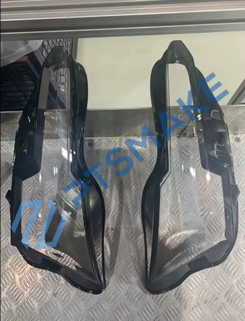透明な自動車 2k の部品の鋳造物