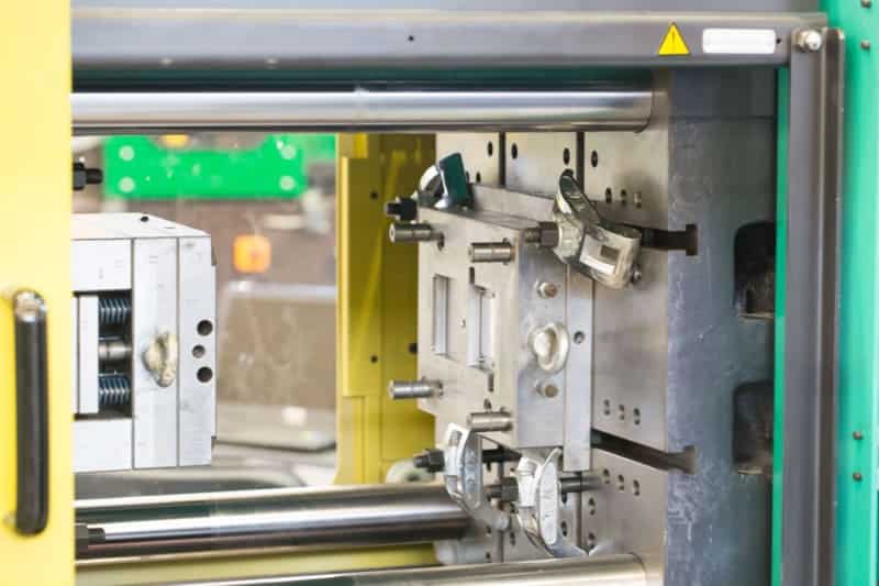 プラスチック射出成形金型付き射出成形機