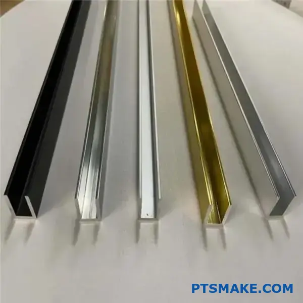 Rôzne farebné hliníkové profily na vytláčanie kanálov
