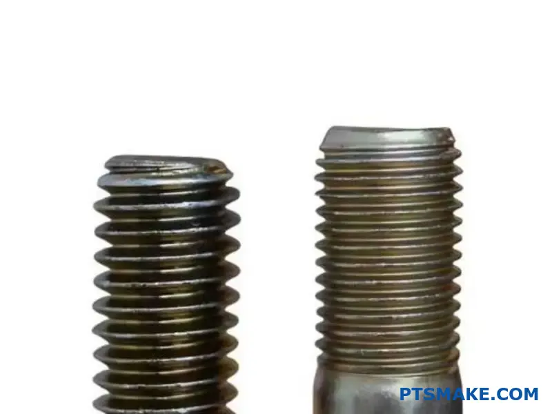 粗ネジと細ネジのパターンを表示する2本のボルトで、統一されたスレッド比較を実現