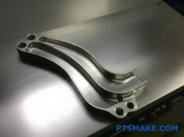 Zeer sterke roestvrijstalen autohouder met precisietechniek en superieure corrosiebestendigheid voor veeleisende toepassingen